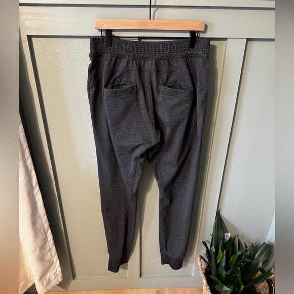 LULULEMON | Men’s Jogger - Picture 2 of 4